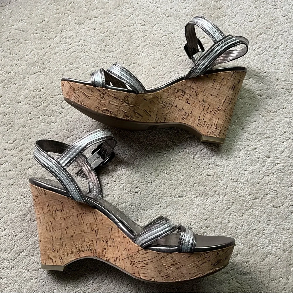 Franco Sarto Florina Cork Wedge Platform Sandals Silver Metallic Strappy 10M 🏷️